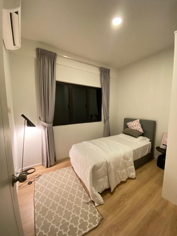 Faizal Madhi Homestay Кучинг Экстерьер фото
