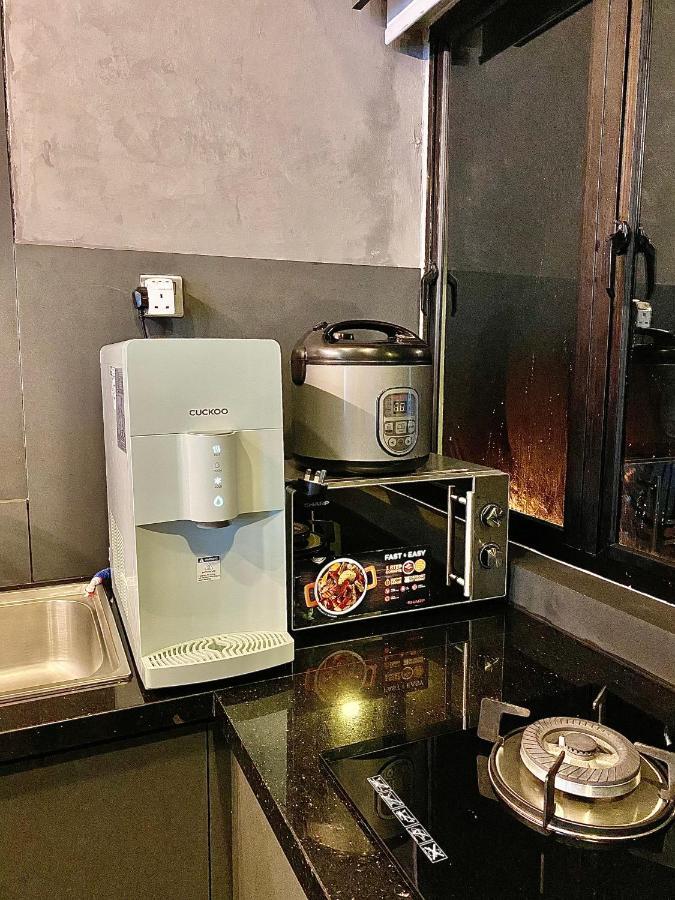 Faizal Madhi Homestay Кучинг Экстерьер фото