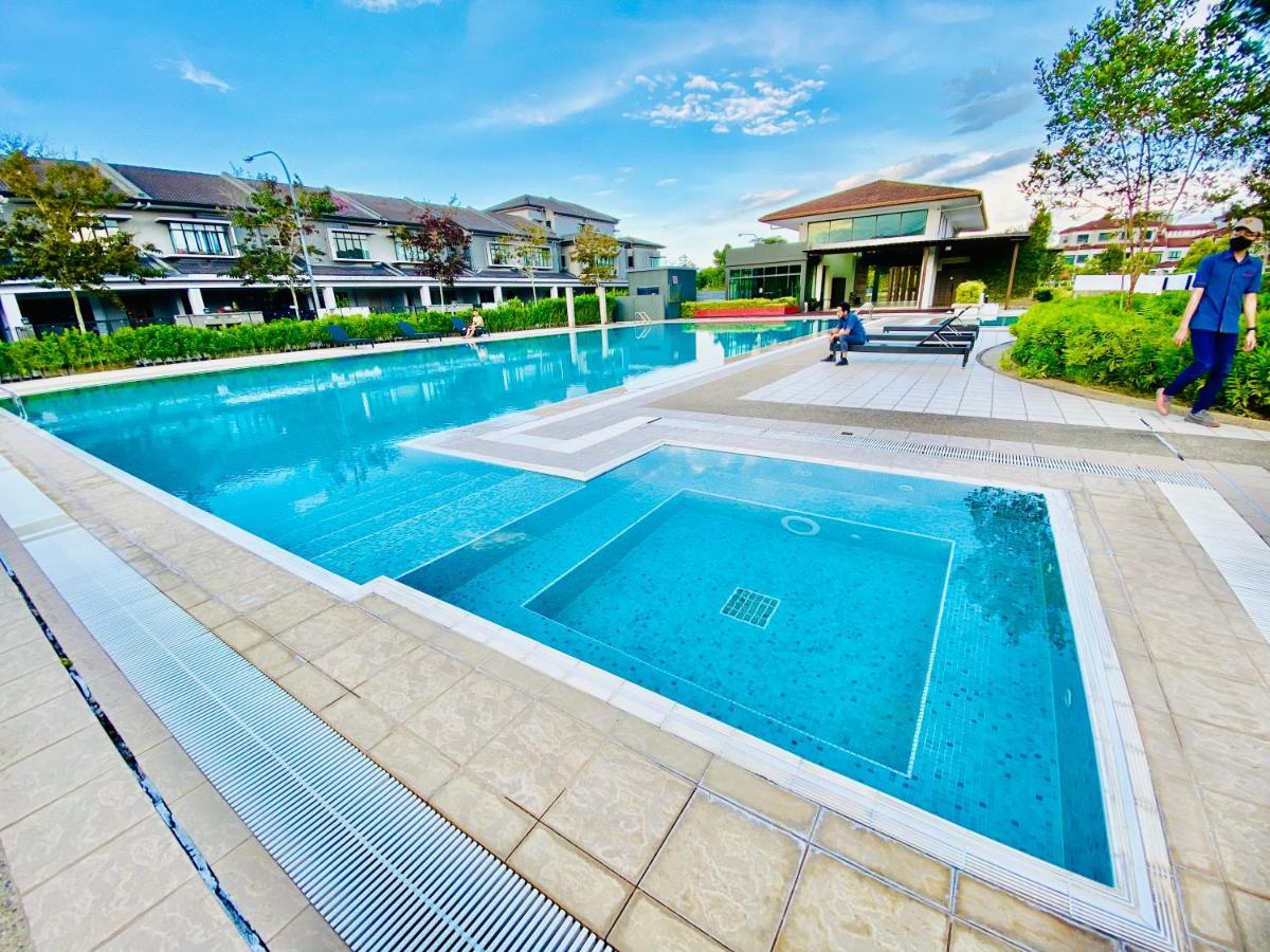 Faizal Madhi Homestay Кучинг Экстерьер фото